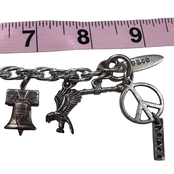 AMERICANA CHARM BRACELET -  12 Charms Depicting Revolutionary USA​​​​​​​…​​​​ - Picture 10 of 10